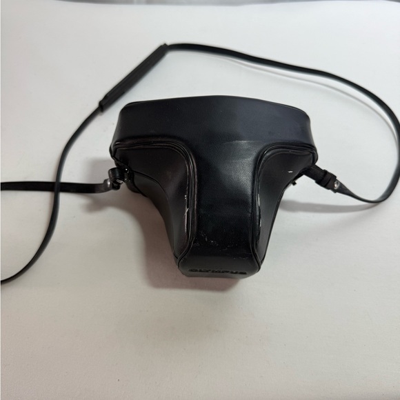 Olympus OM10 35Mm W/Zuiko Lens - Picture 13 of 15